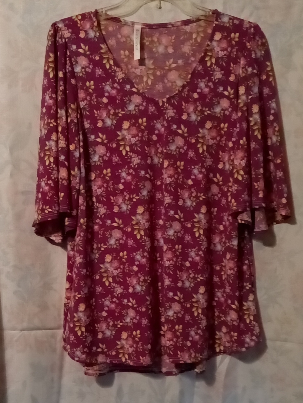 Dear Scarlett Cali Scoop Neck Flutter Sleeve Top, Size S